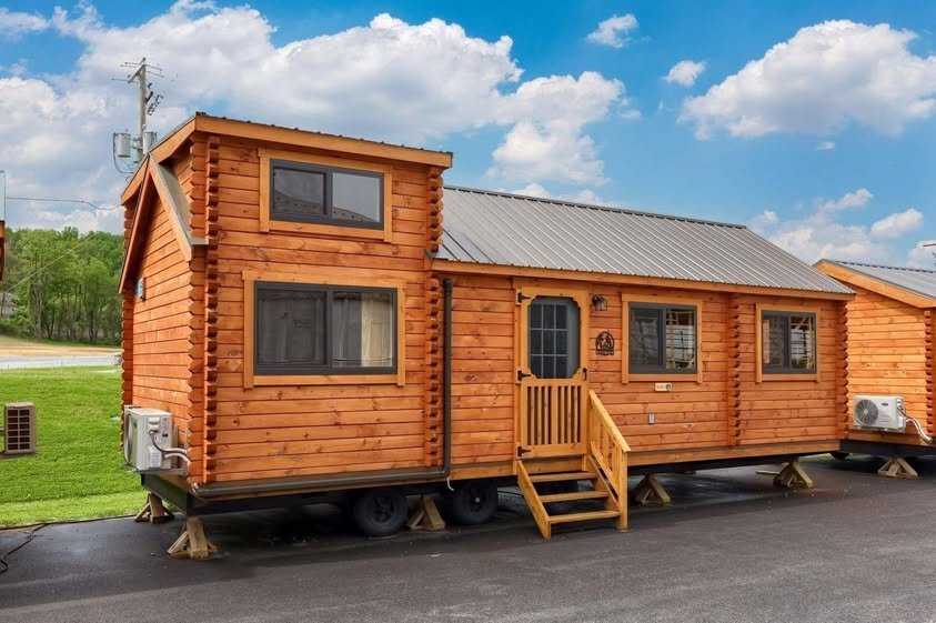 You Won’t Believe What This $16,348 Amish Log Cabin Looks Like Inside – Exclusive Video Tour!
