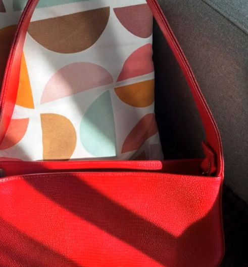 I Grabbed My Daughter’s Purse by Mistake—What I Found Changed Everything