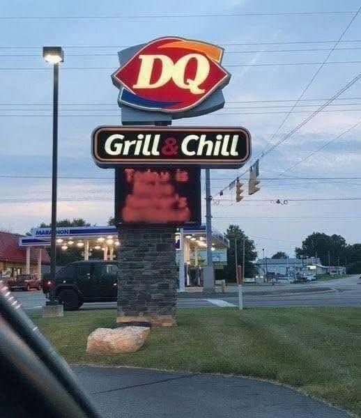 Wisconsin Dairy Queen’s “Politically Incorrect” Sign Sparks Nationwide Debate on Free Speech and Tradition