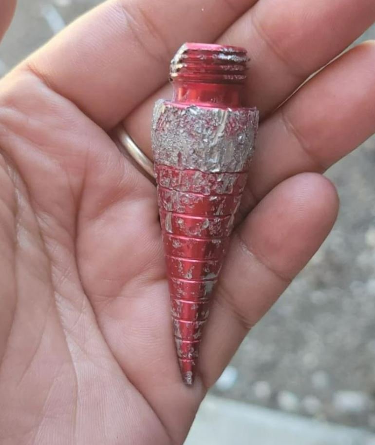 Can you figure out the purpose of this simple threaded component?